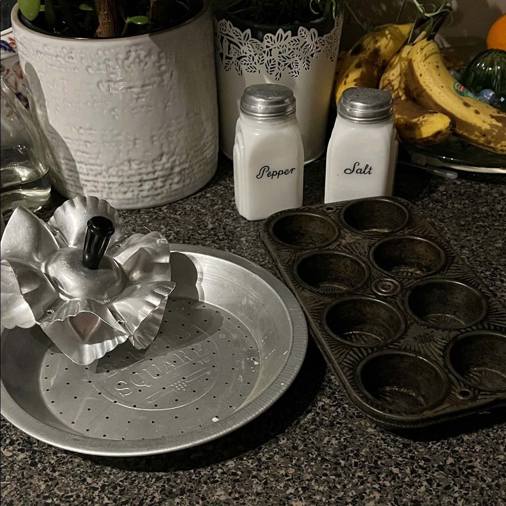 Vintage Bakeware Trio – Baker’s Square, Crown Ware & Foley